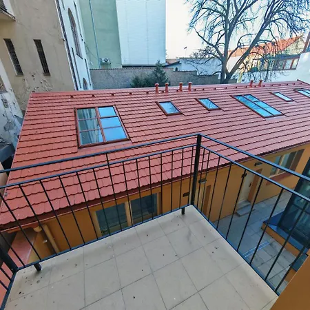Modern 1br In Trendy Zizkov Lägenhet