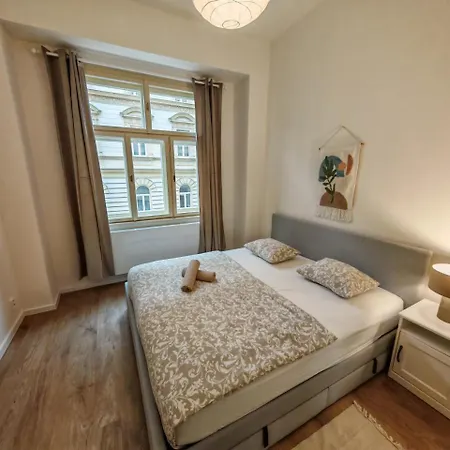 Appartement Modern 1Br In Trendy Zizkov Praag