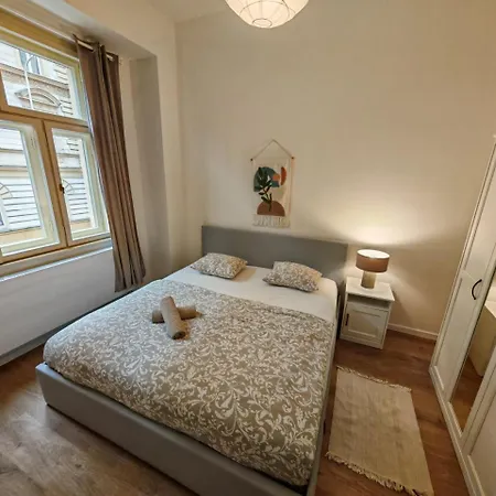 Апартаменты Modern 1br In Trendy Zizkov