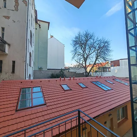 Modern 1br In Trendy Zizkov شقة