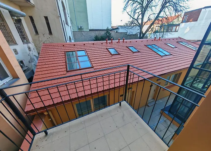 Modern 1br In Trendy Zizkov شقة